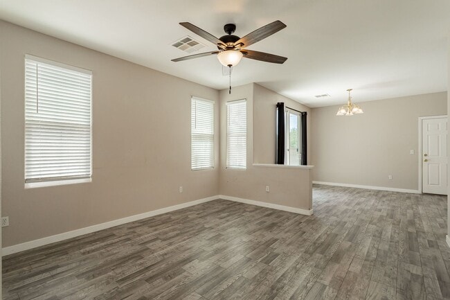 Building Photo - 8611 Splendid Leaf Ct