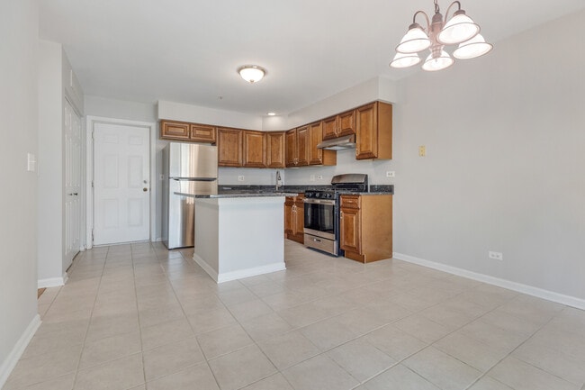 Building Photo - 1127 Orleans Dr