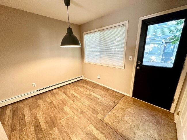 Building Photo - Introducing the Perfect Townhouse Steps Away from Central WA University!