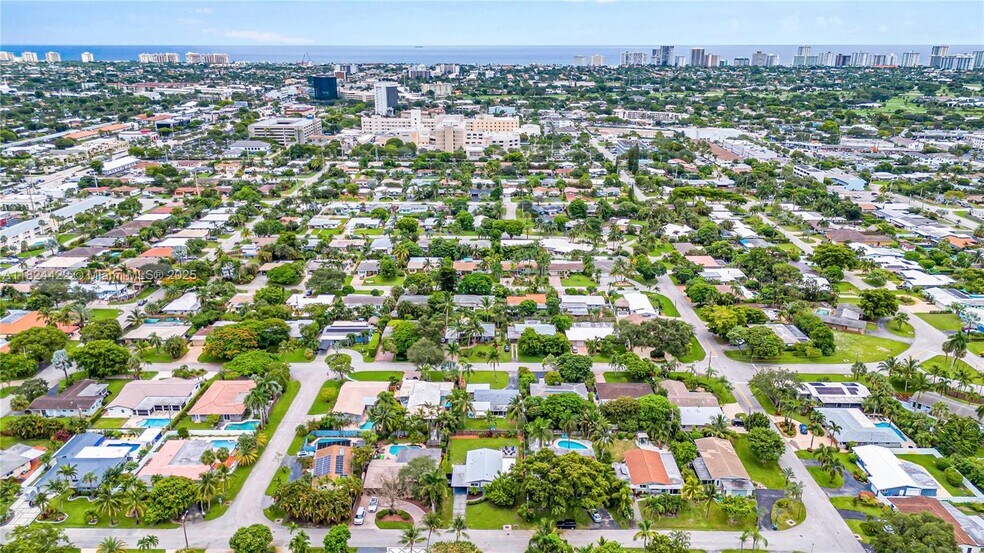 Building Photo - 4764 NE 15th Way