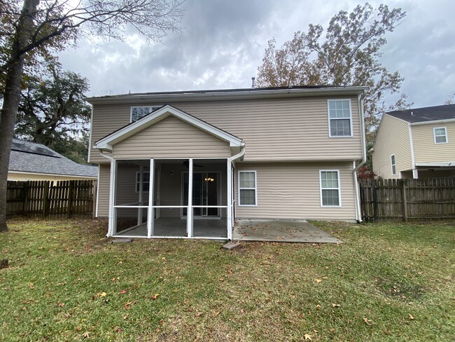 Building Photo - 406 Arbor Oaks Dr