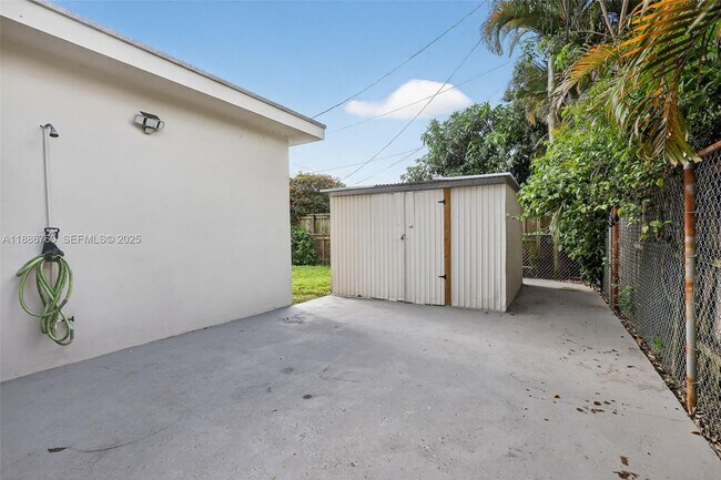 Building Photo - 1820 N 56th Ave