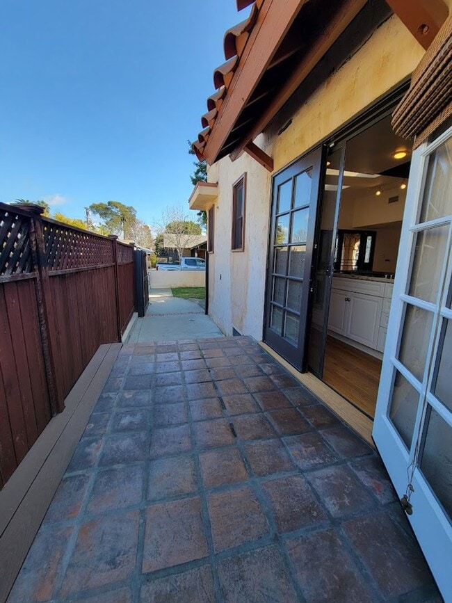 Building Photo - BEAUTIFUL 4BD - 3BA SINGLE STORY HOUSE WITH PRIVATE LAUNDRY AND DETACHED 2 CAR GARAGE