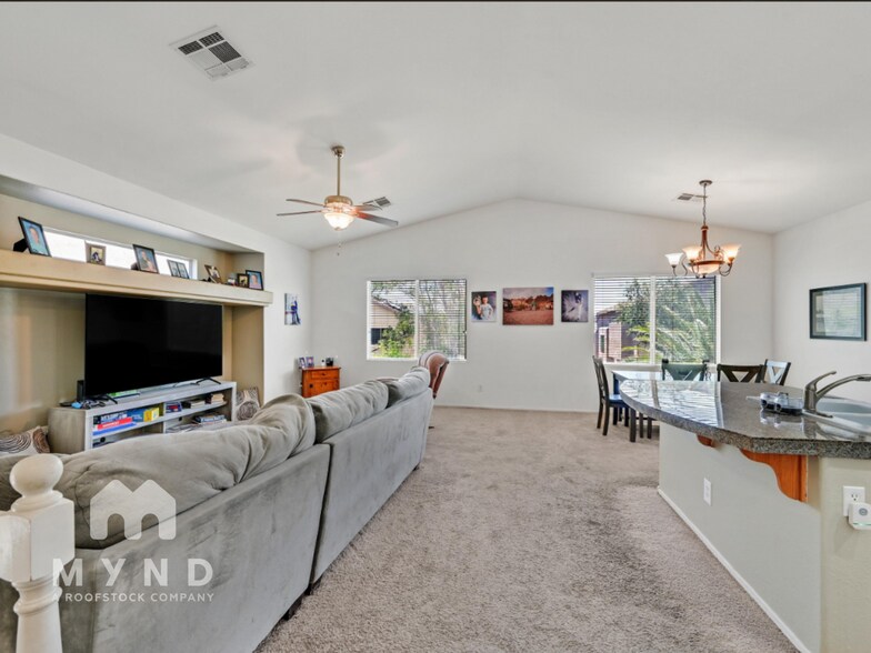 Building Photo - 9105 White Eyes Ave