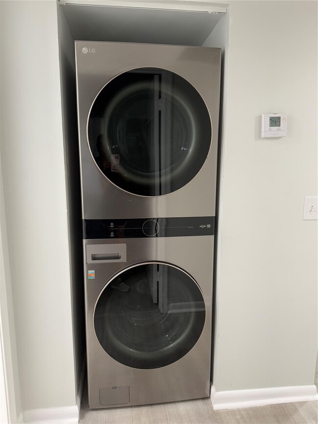 Building Photo - 12850 SW 4th Ct