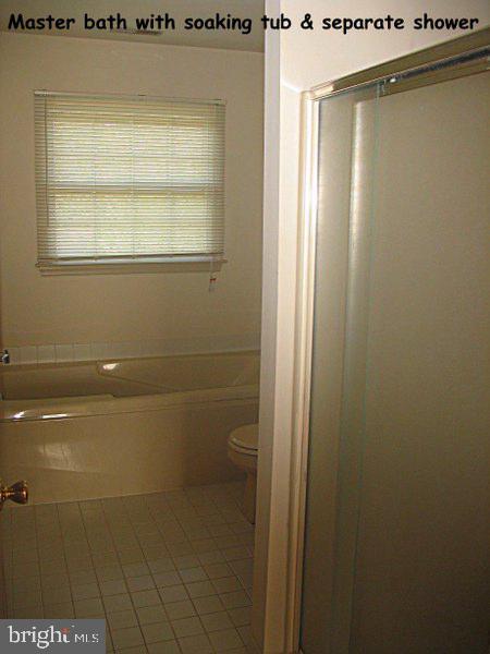 Building Photo - 212 Frederick Dr