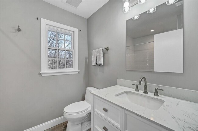 Building Photo - 38 William Puckey Dr