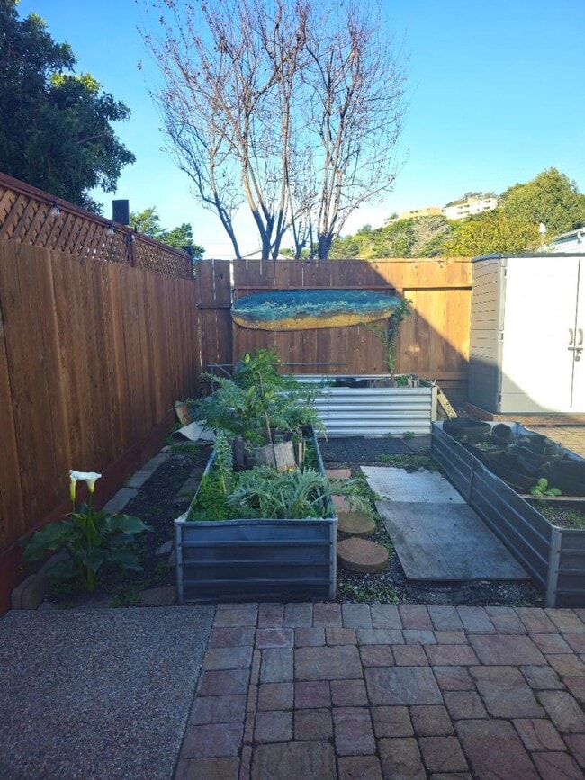 Building Photo - 229 Moana Pl