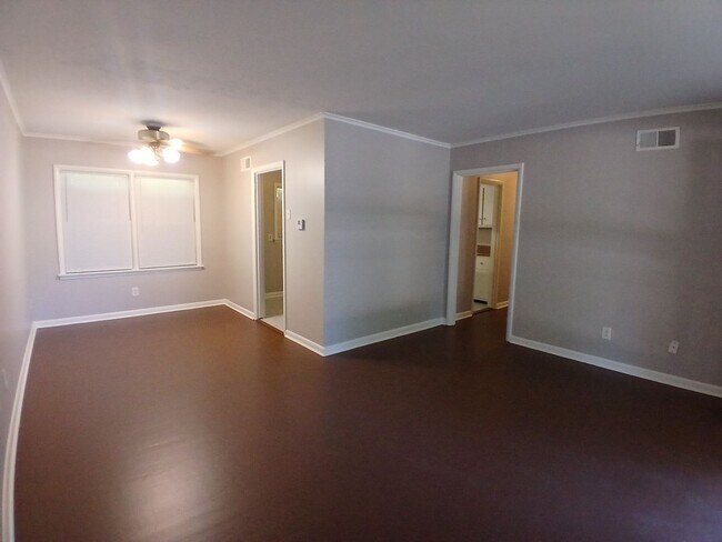 Building Photo - Charming Newly Renovated Home In East Memphis 3 Bed 1 Bath