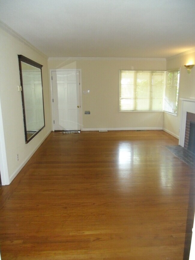 Building Photo - COMING SOON! Nice 2+ Bedroom 2 Bath House w/Bonus Room