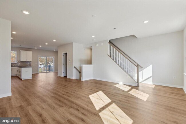 Building Photo - 308 Bennetts Ct