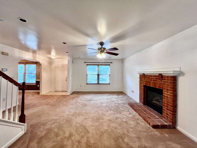 Building Photo - OPEN HOUSE SUNDAY THE 21ST 1PM-3PM! Move-In Special: Receive $1,300 off your first full month’s r...