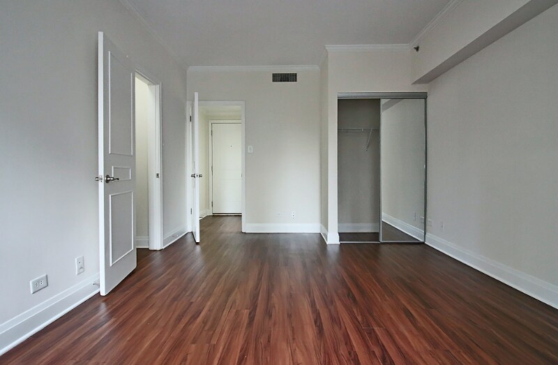 Building Photo - 217 E Chestnut St