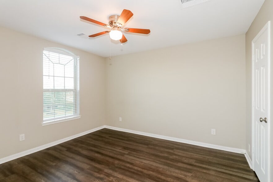 Building Photo - 18746 Majestic Vista Ln