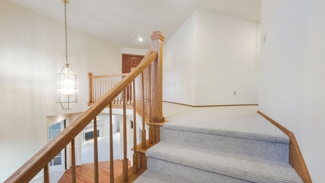 Building Photo - Spacious, Comfortable House in Forest Ridge Estates of Bellevue