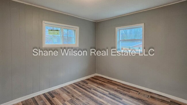 Building Photo - 5327 Lee Ave