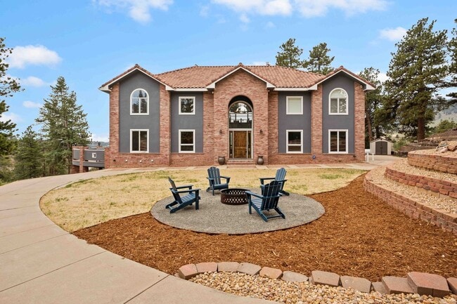 Primary Photo - Exquisite Lookout Mountain Estate – Where ...
