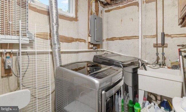 Building Photo - 8925 Alliston Hollow Way