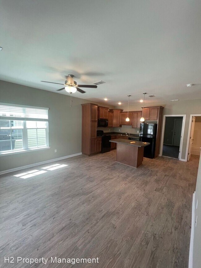 Building Photo - 3 br, 3 bath House - 2212 Cedarbrook Court