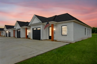 Building Photo - 100 Coco Ln