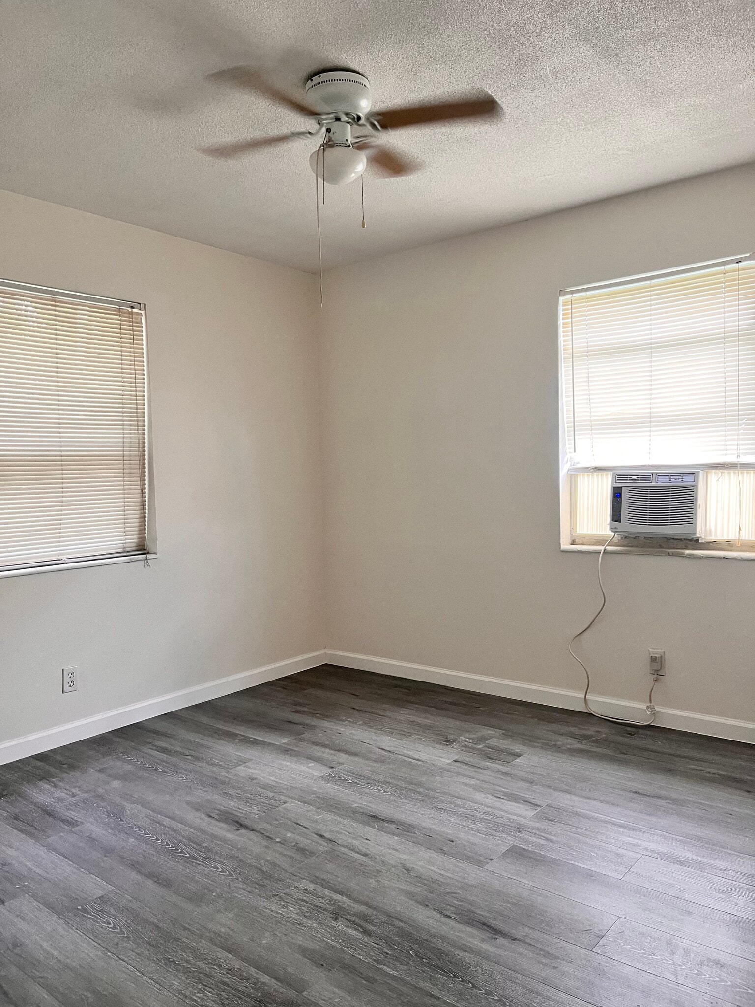 Building Photo - 384 Avenue N