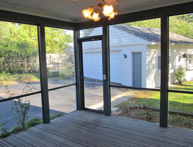 Building Photo - Four Bedroom Home in Milwood