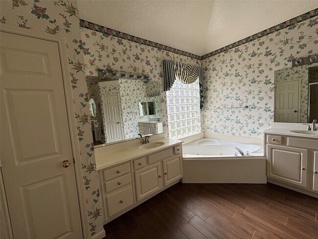 Building Photo - 12819 Reedwood Ridge Rd