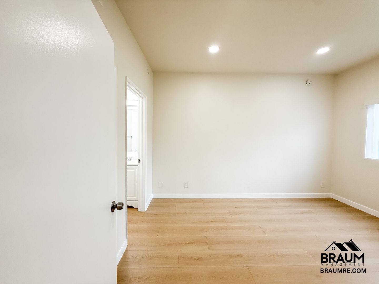 Building Photo - 11459 Collins St