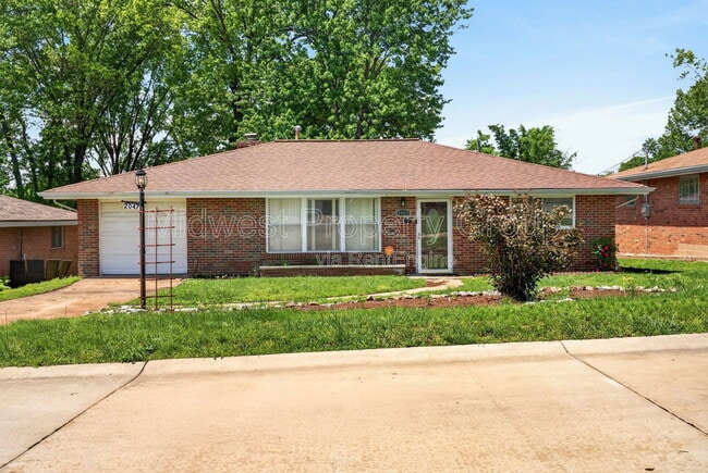 Building Photo - 2047 Goodale Ave