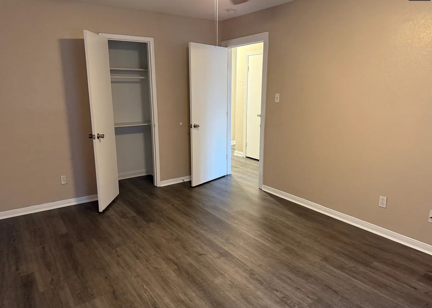 Building Photo - 1525 Wayside Dr