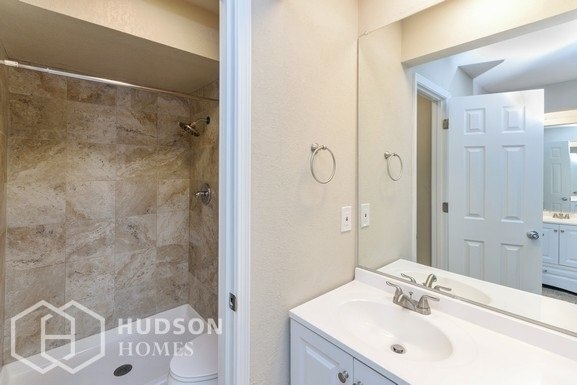 Building Photo - 7816 Pioneer Trail NE