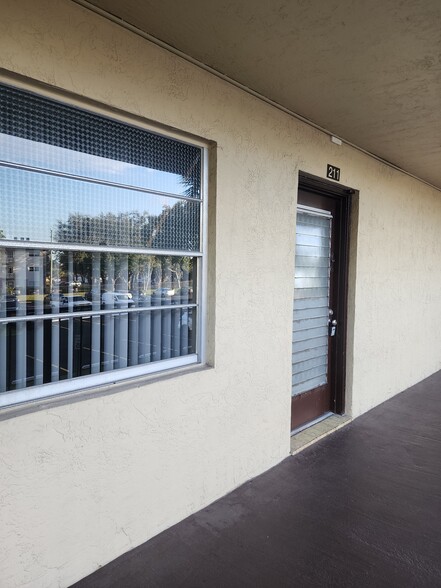 Building Photo - 3341 NW 47th Ter