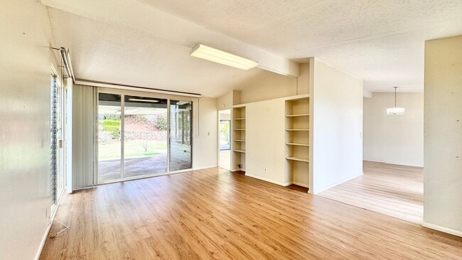 Building Photo - SPACIOUS 4 BEDROOM HOME IN DESIRABLE AIEA ...