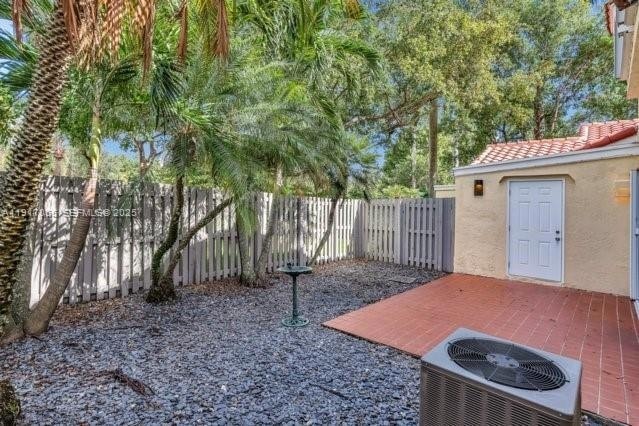 Building Photo - 1353 Springside Dr