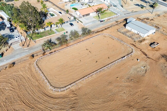 Building Photo - HORSE TRAINERS! MUST SEE HORSE PROPERTY AWESOME ACRAGE 5 ACRES Beautiful Custom 1 story home in W...