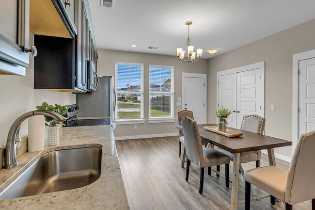 Building Photo - 146 Winding Branch Dr