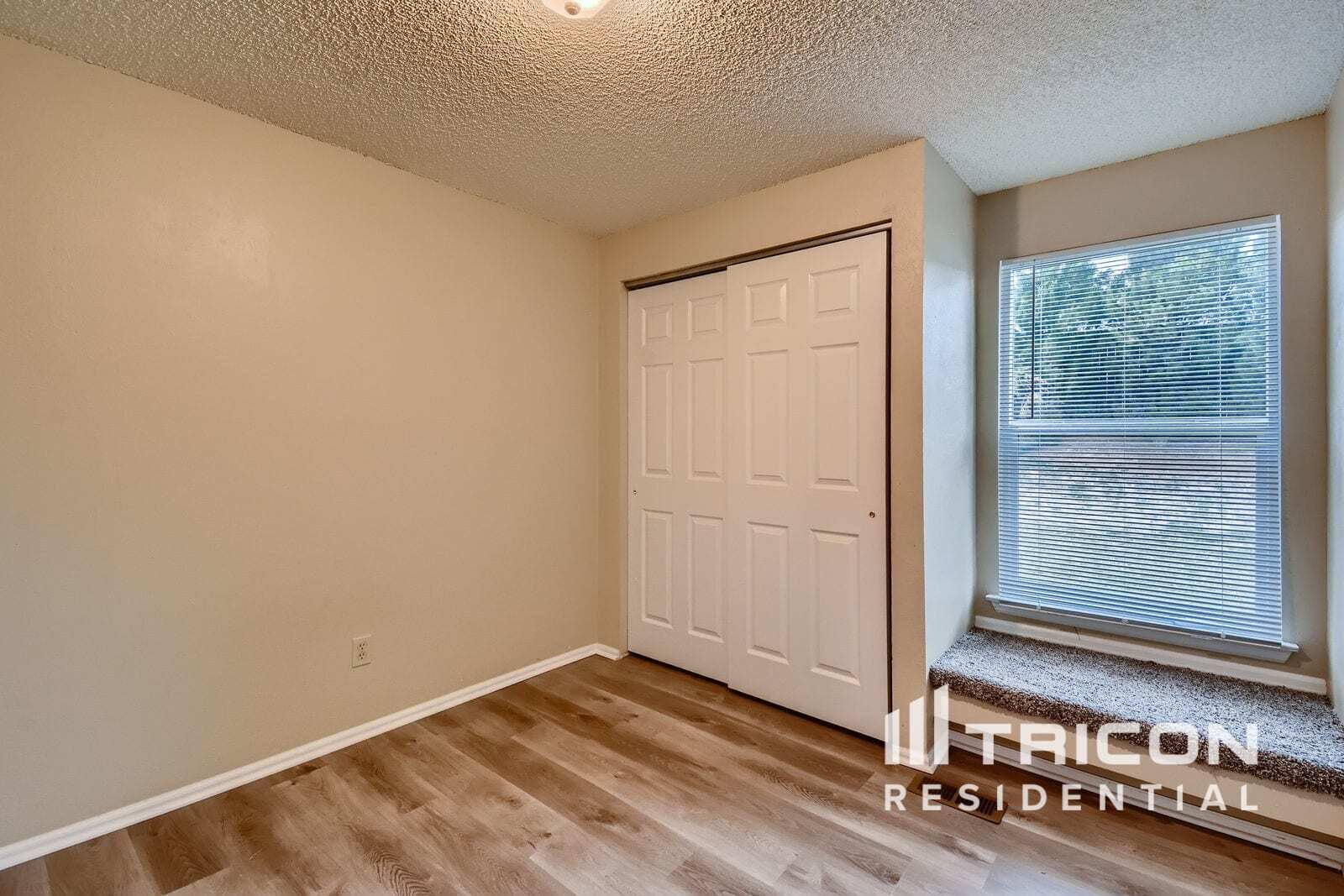 Building Photo - 11897 W Bowles Cir