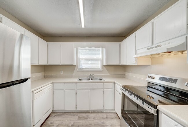 Building Photo - 3722 Burnham Way