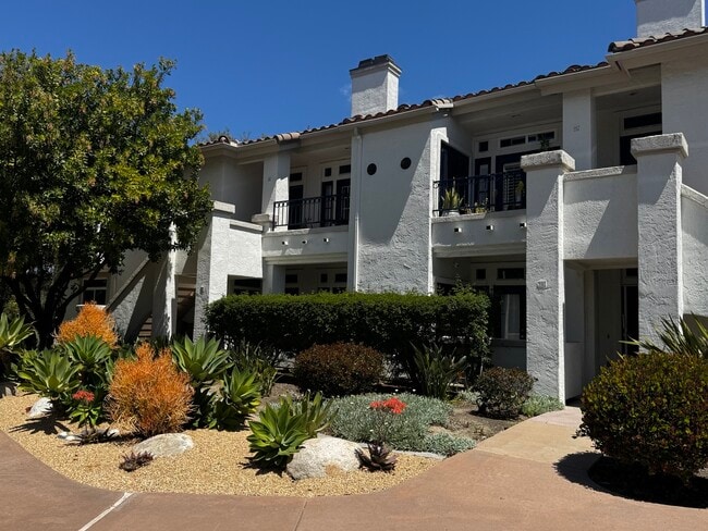 Building Photo - 2335 Rancho Del Oro Rd