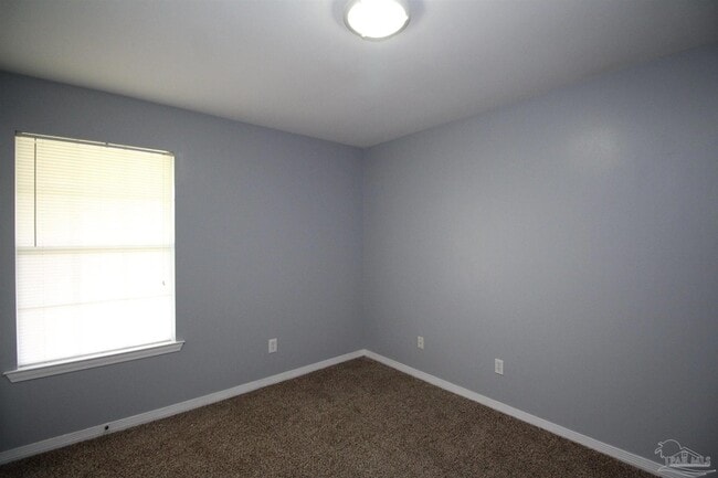 Building Photo - 22 Arapaho Dr