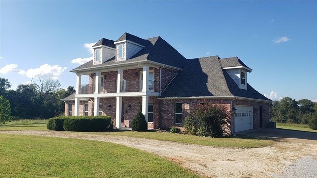 Primary Photo - 17803 Campbell Ln