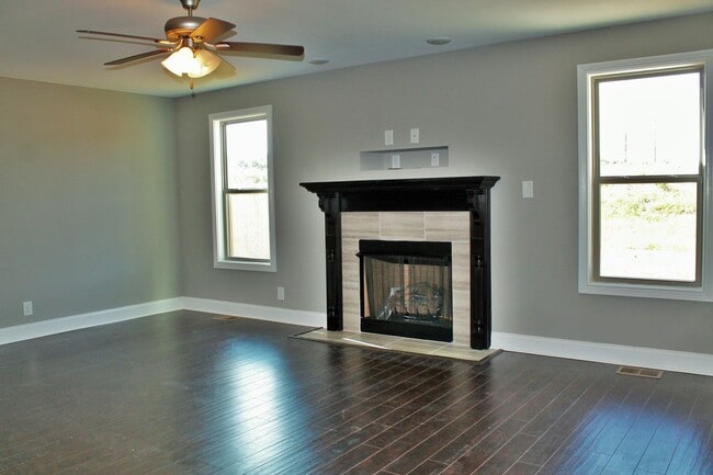 Building Photo - 254 Azalea Dr