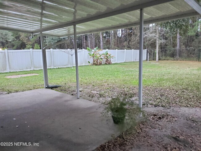 Building Photo - 2149 Pine Tree Ln