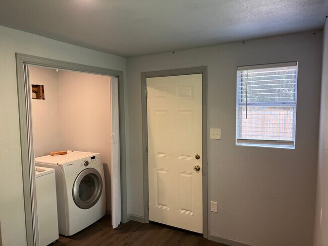 Utility - 610 Williams St
