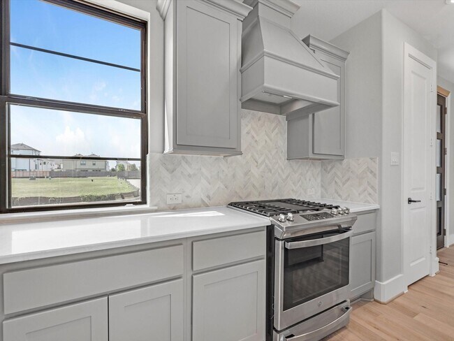 Building Photo - 12038 Royal Oaks Banner Wy