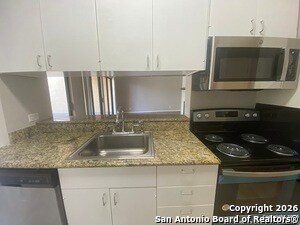 Building Photo - 8642 Fredericksburg Rd