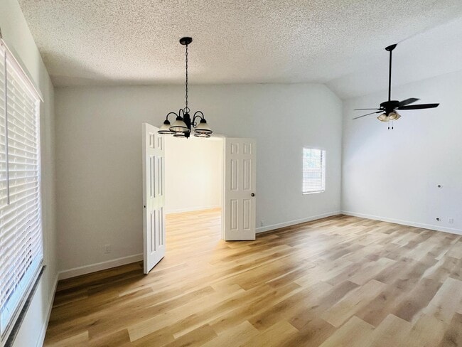 Building Photo - 15821 E Wind Cir