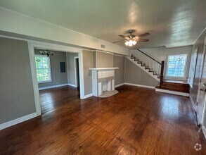 Building Photo - Updated 2 Story Home