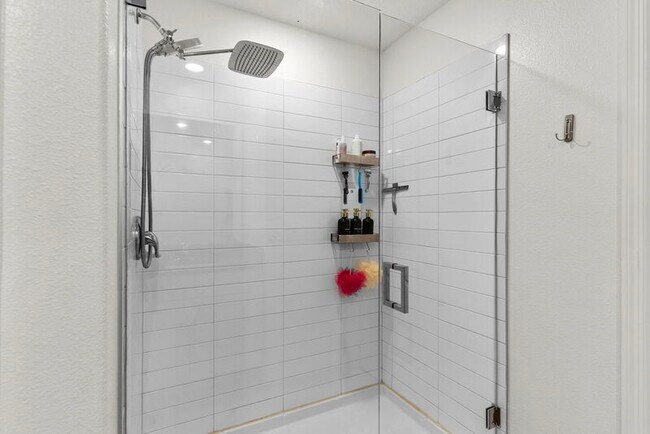 Building Photo - 1742 Red Loop