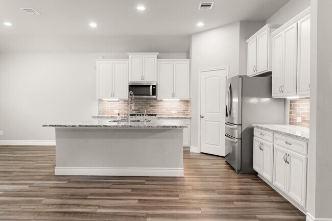 Building Photo - 31214 Raleigh Creek Dr